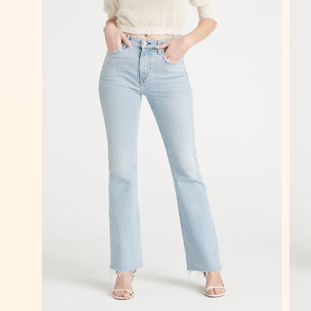 NWT CQY Bliss stretch flare jeans in Mist sz 27
